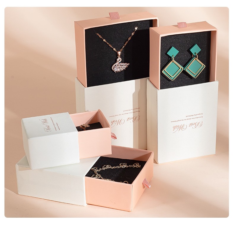  Luxury Printed Jewelry Packaging with Foam Insert